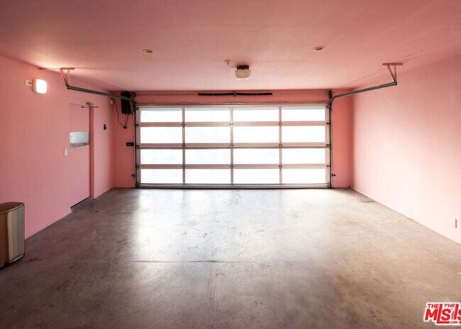 Building Photo - 2500 Zorada Dr