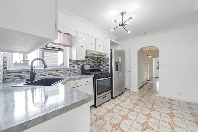 Building Photo - 237 73rd St