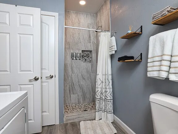 Building Photo - 1615 N Santa Rita Ave