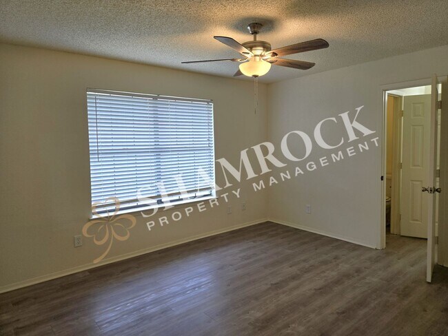 Building Photo - 3/2 Arrowhead Estates Home