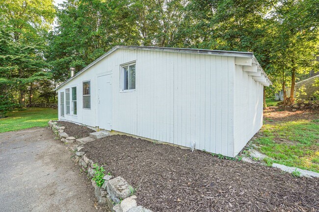 Building Photo - 4BR Home in Hopkinton MA | Rent or Rent-to-Own Option