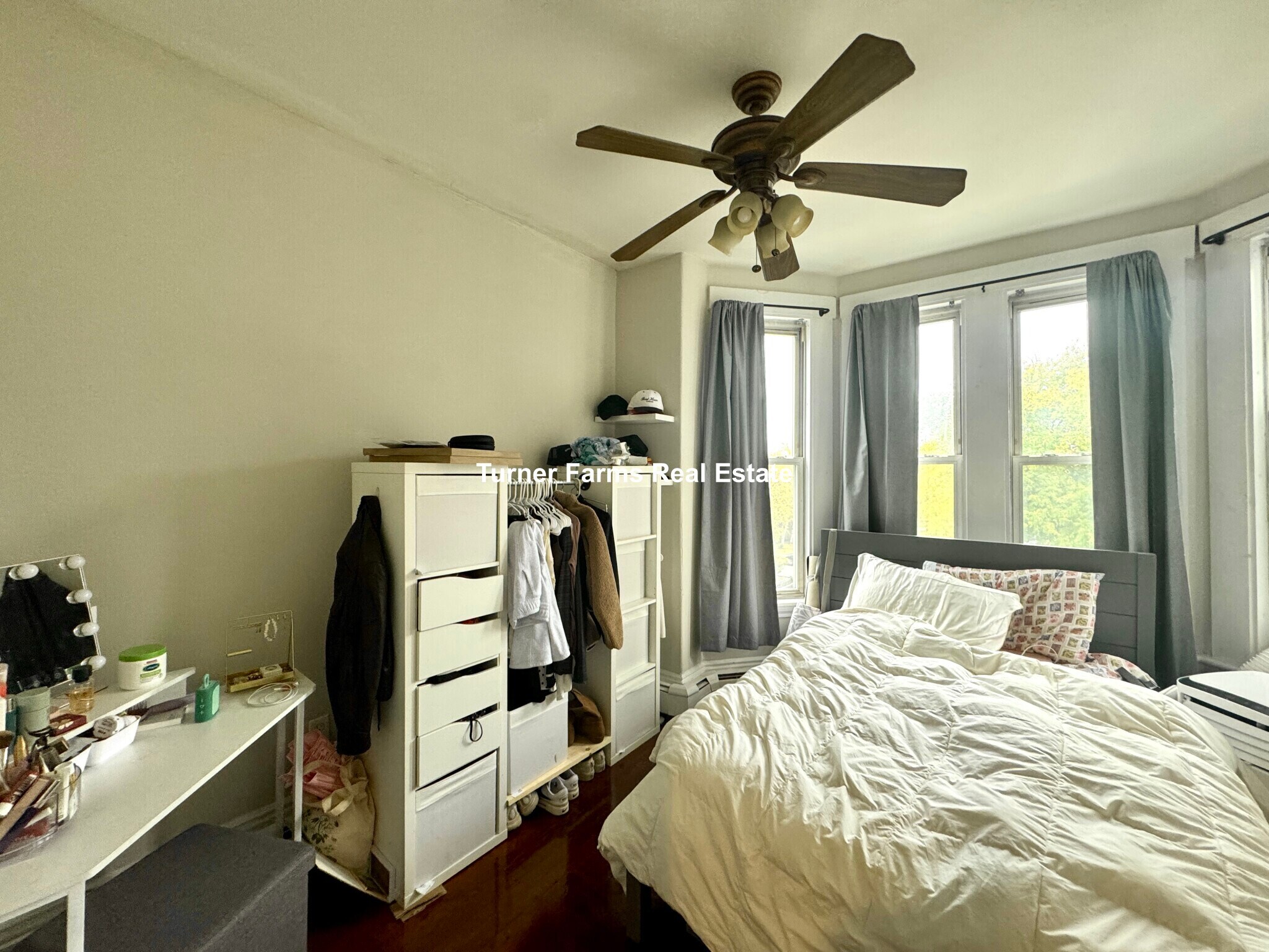 Building Photo - 717 Parker St