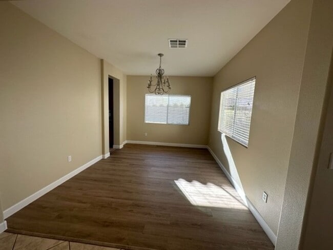 Building Photo - Beautiful 4 bedroom home In Paseos Summerlin - minutes from DT Summerlin and Red Rock Canyon!!