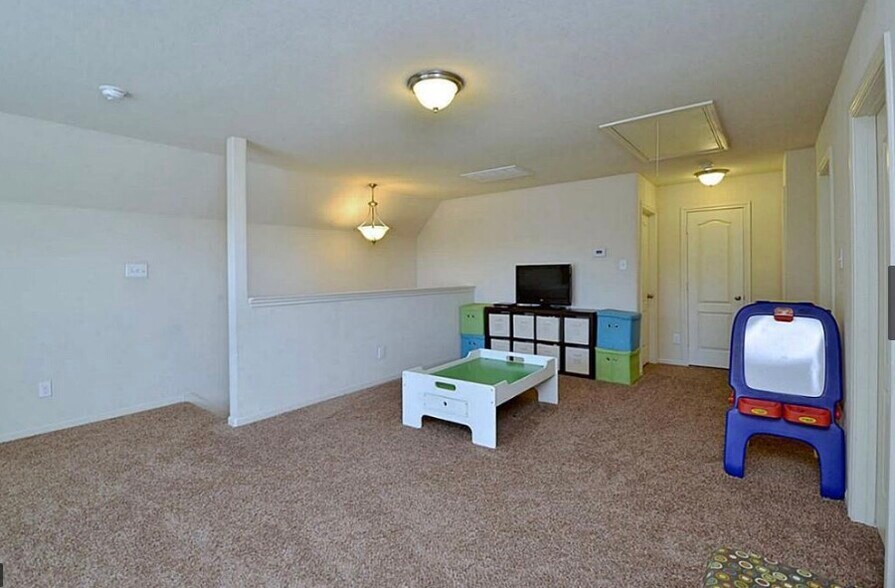 Building Photo - 967 Doire Dr