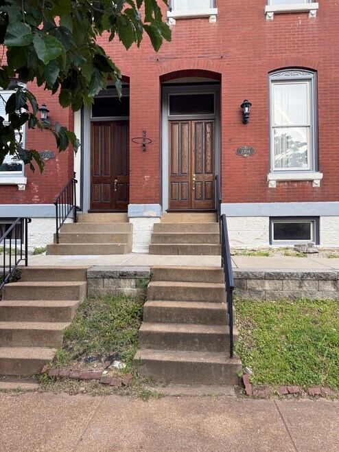 Building Photo - 2702 S 13th St