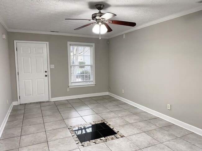 Building Photo - 505 Clearfield Dr