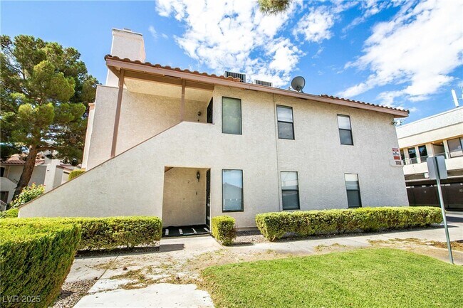 Building Photo - 1311 Del Mar St