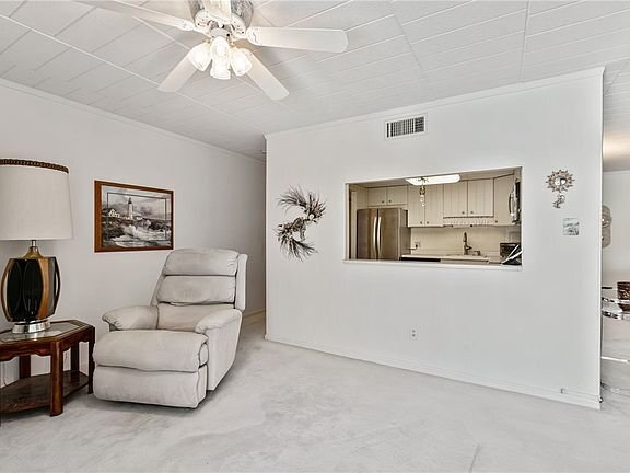 Building Photo - 900 Washington Rd