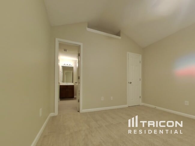 Building Photo - 373 Hidden Creek Ln
