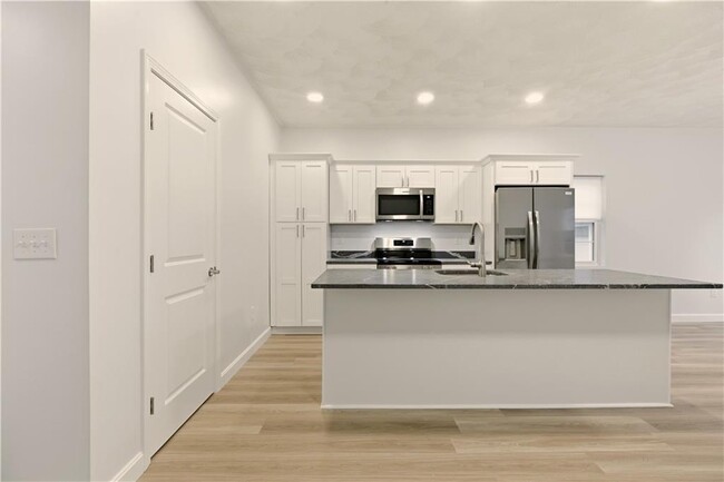 Building Photo - 47 Windsor Rd