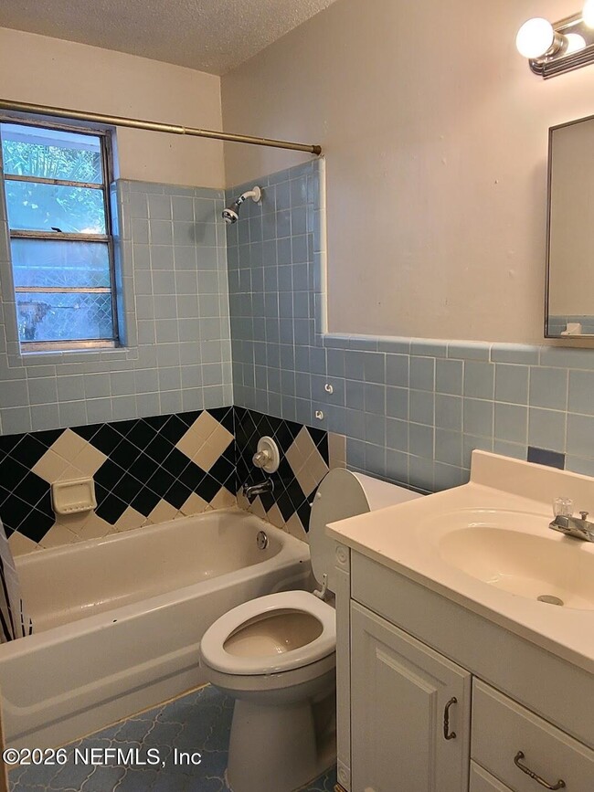 Building Photo - 365 SE Castillo Terrace