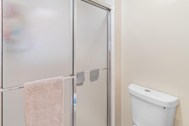 Building Photo - 7121 Bradshaw Ct E