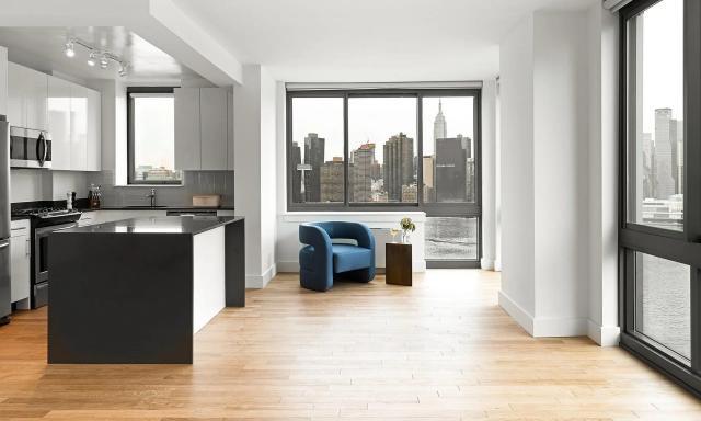 Building Photo - 2 bedroom in LONG ISLAND CITY NY 11109