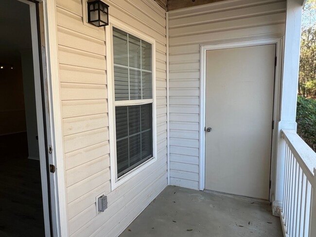 Building Photo - Great First Floor Condo in the Reserve at Woodbridge