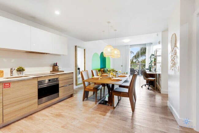 Building Photo - 777 N Ocean Dr