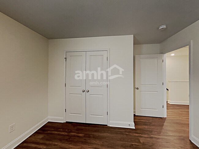 Building Photo - 1018 Bentley Pl