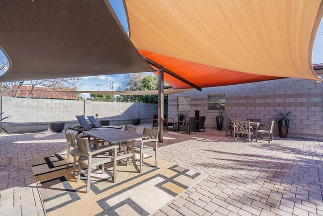 Building Photo - PHX Retreat  2 Bedroom 2 Bath Home in Hist...