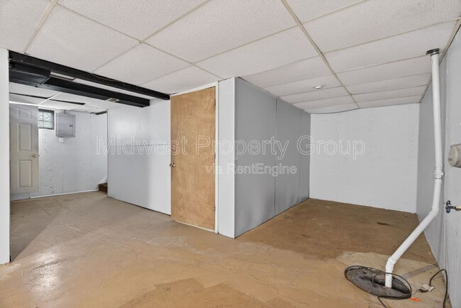 Building Photo - 515 Topaz Ave
