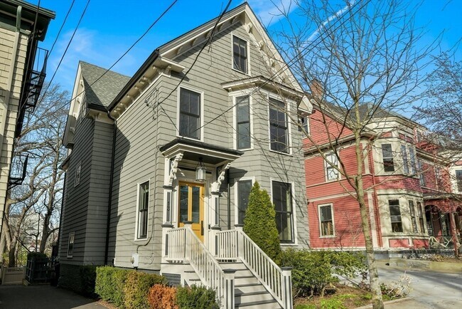 Building Photo - 13 Greenough Ave