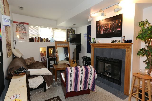 Building Photo - 1033 N Mozart St