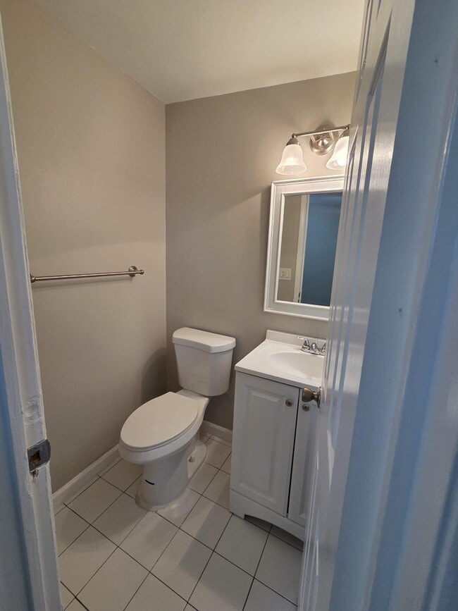 Building Photo - 3818 Everglades Rd