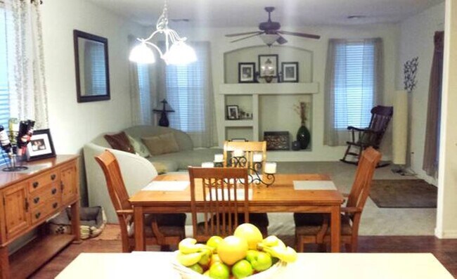 Building Photo - 4924 W Magdalena Ln