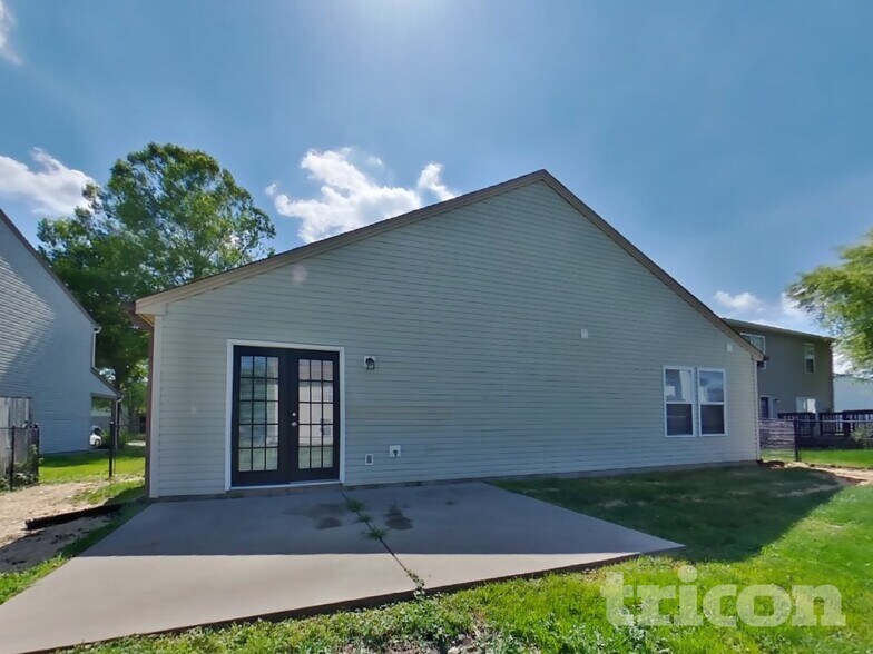 Building Photo - 5753 N Jamestown Dr