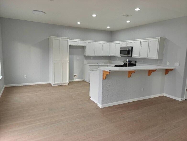 Building Photo - 9650 Mindoka Way