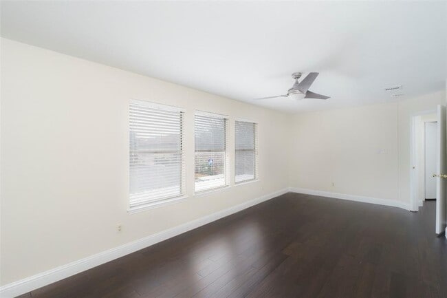 Building Photo - 2201 Broughton Ct