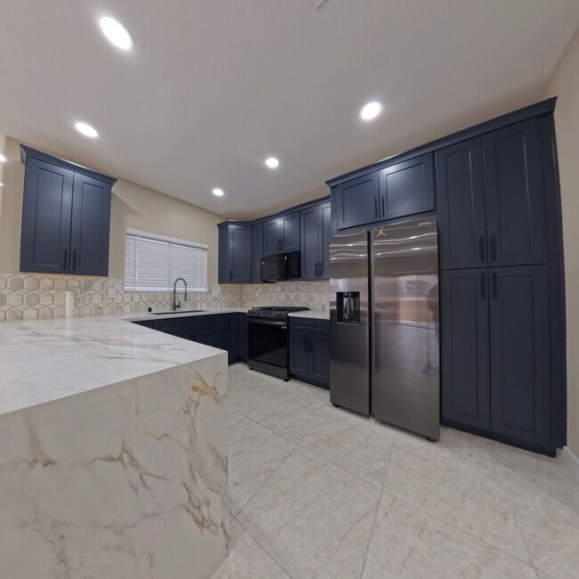 Building Photo - 8725 W Flamingo Rd