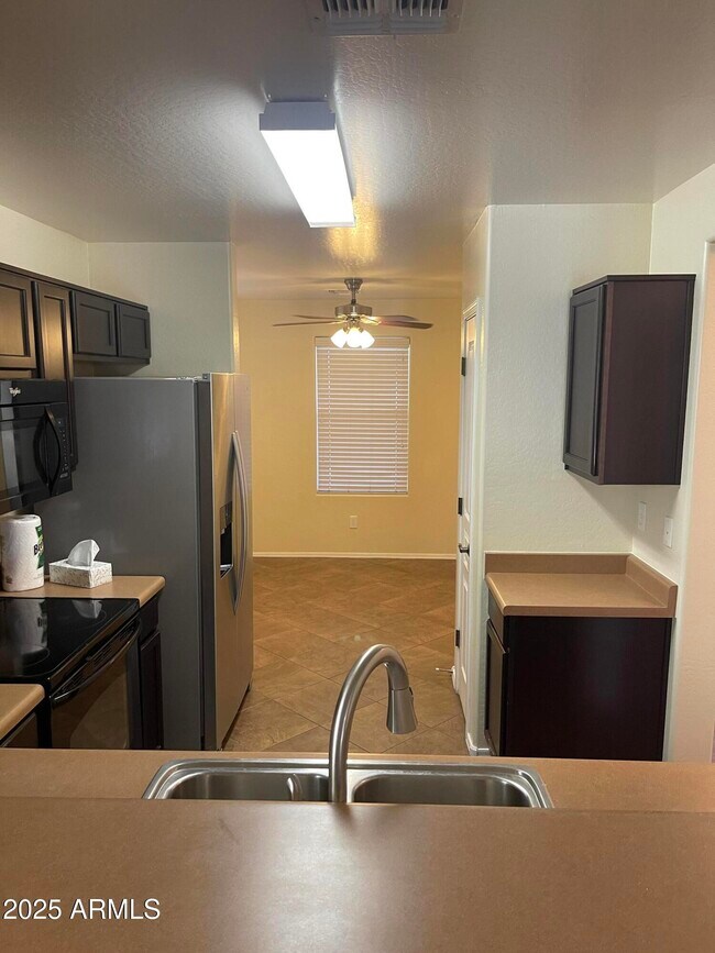 Building Photo - 1437 E Mayfield Dr
