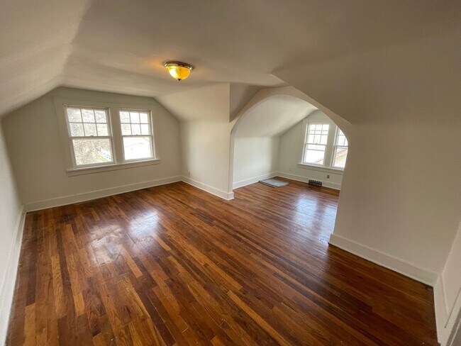 Building Photo - 4273 Wirt St