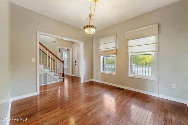 Building Photo - 119 Velma Ln