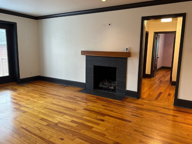 Building Photo - "Renovated 3-Bed Oasis with Granite Kitchen & Cozy Fireplace in Huntsville!"