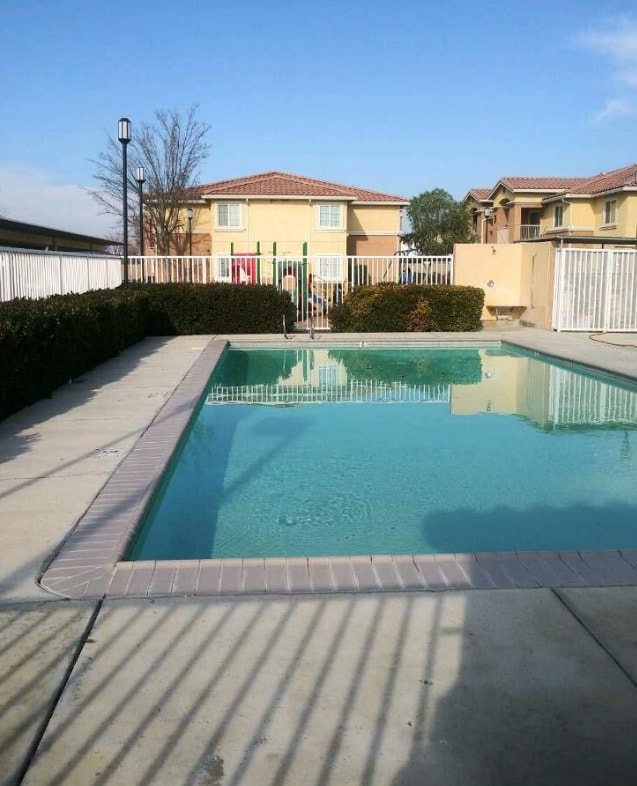 Building Photo - Summerview Apartments
