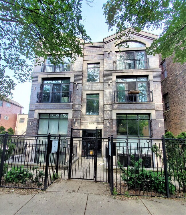 Primary Photo - 1505 N Artesian Ave
