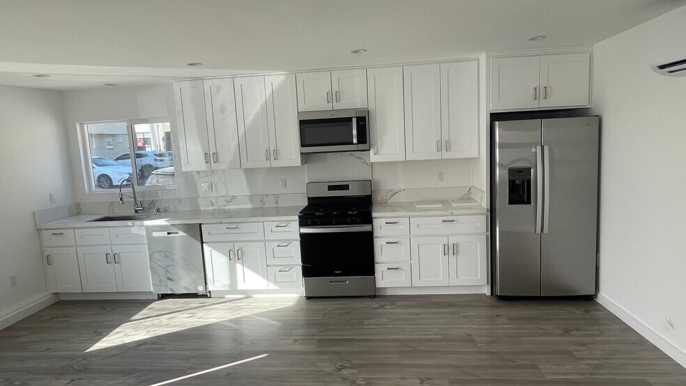 Building Photo - 4314 Allott Ave