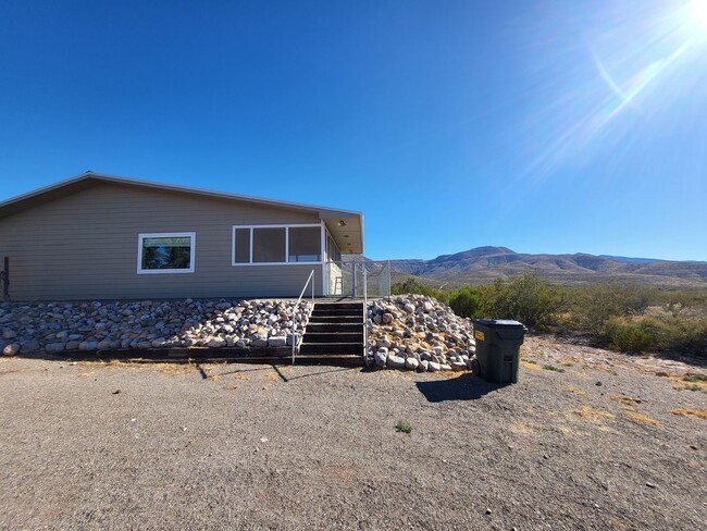 Primary Photo - Private 1 Bedroom 1 Bathroom Home - Over 9...