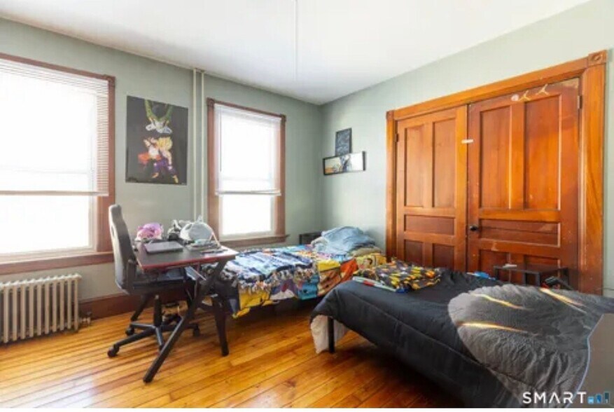 Building Photo - 20 Pleasant St