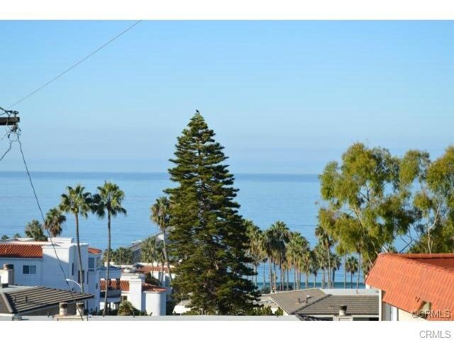 Building Photo - 408 Avenida Santa Barbara