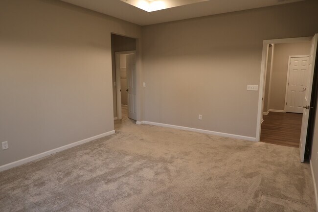 Building Photo - 2951 Daylily Dr