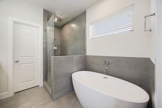 Building Photo - 6302 Chelsea Falls Ln