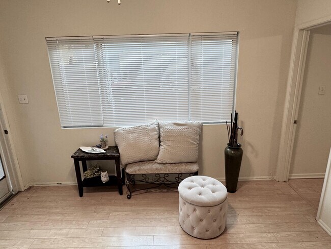 Building Photo - 10519 Chandler Blvd