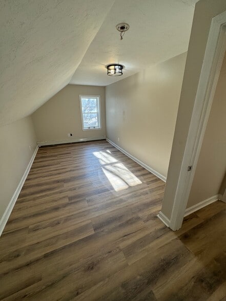 Building Photo - 456 Mattakeesett St