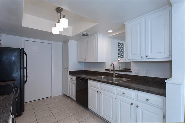 Building Photo - 7450 Holly Hill Dr