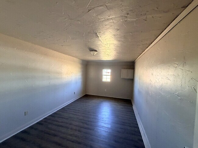 Building Photo - "Charming 3-Bedroom Haven in Lubbock – 1/2 off first Month's Rent!