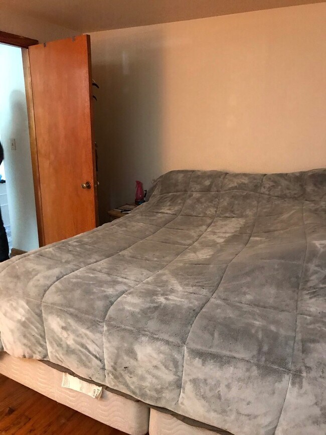 1222 S 74th StreetDuplex 1222 S 74th St West Allis WI 53214