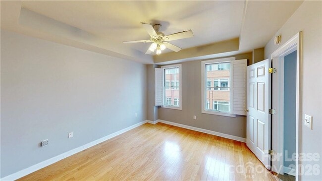 Building Photo - 718 W Trade St