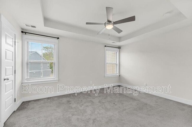 Building Photo - 7770 Park Gate Dr