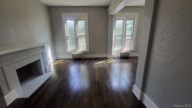Building Photo - 61 S Hamilton St